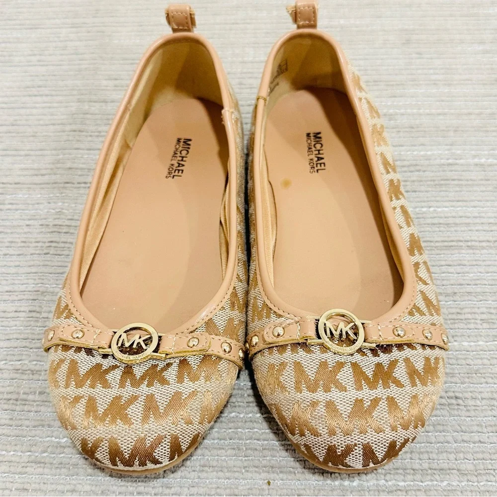 Michael Kors Fatima Ballet Flats Slip On Shoes Tan Monogram Size 3‎